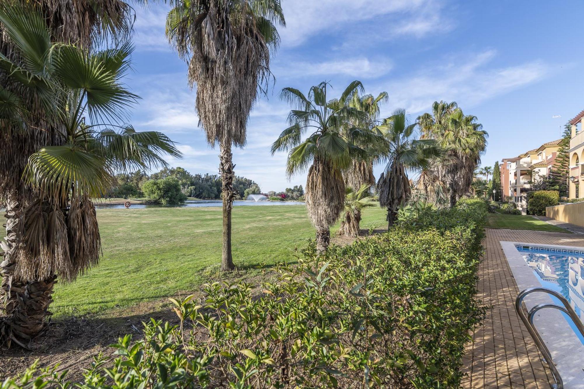La Quinta Ii By H Apartment *