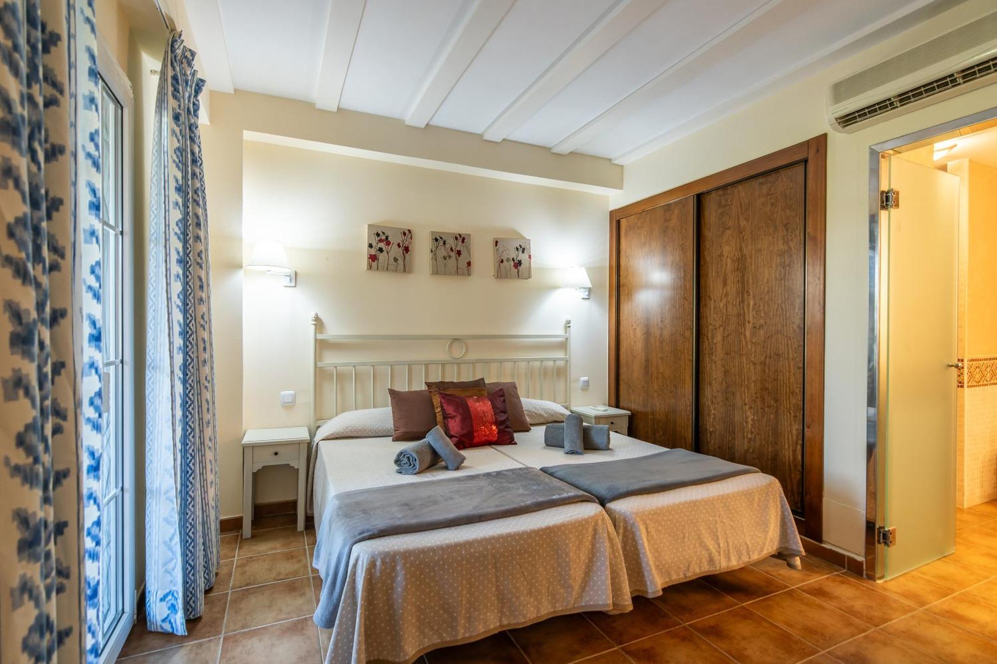 Apartment La Quinta Ii By H *