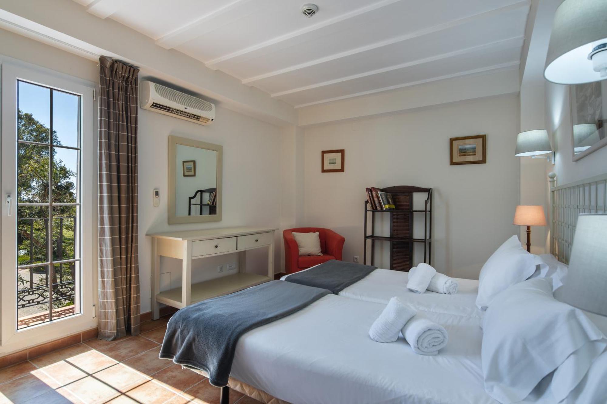 La Quinta Ii By H Apartment