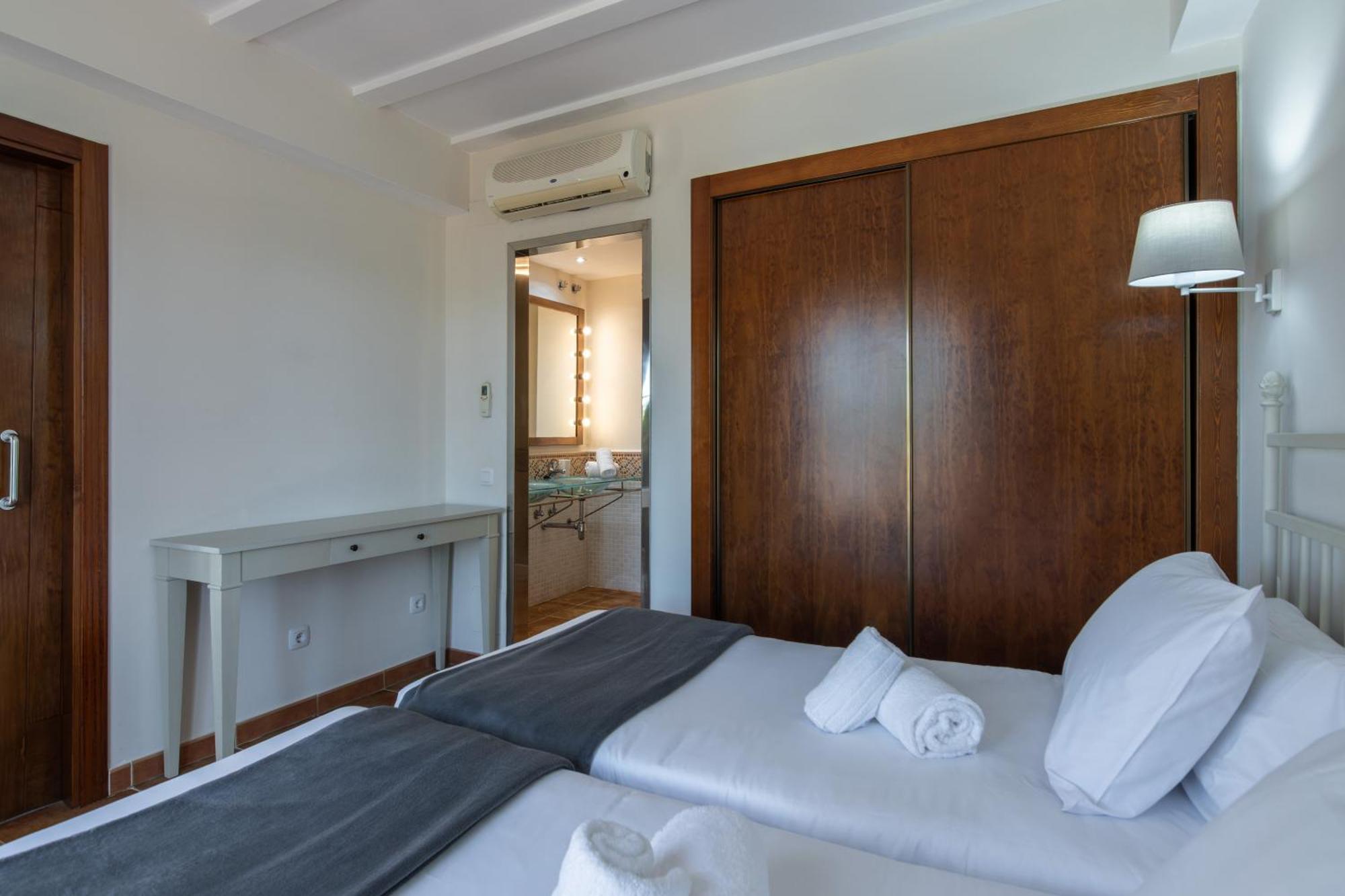 La Quinta Ii By H Apartment