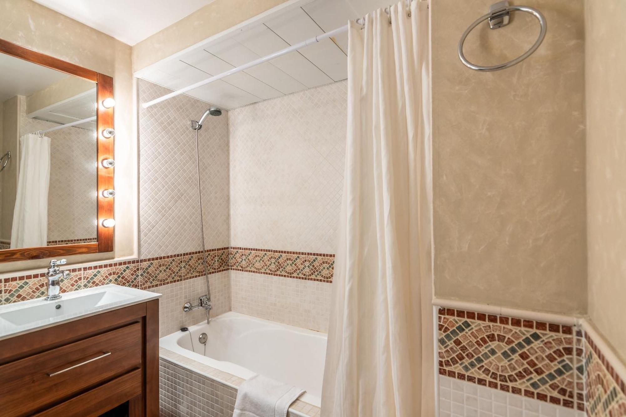 Apartamento La Quinta Ii By H *